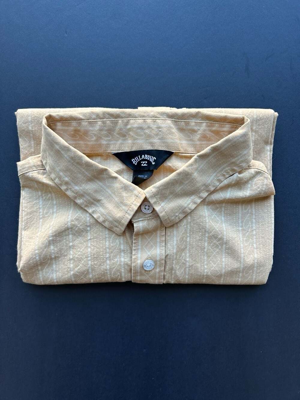 Billabong Button Up Shirt Size M Yellow Geometric